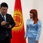 Вручение награды для Ассоль Молдокматовы