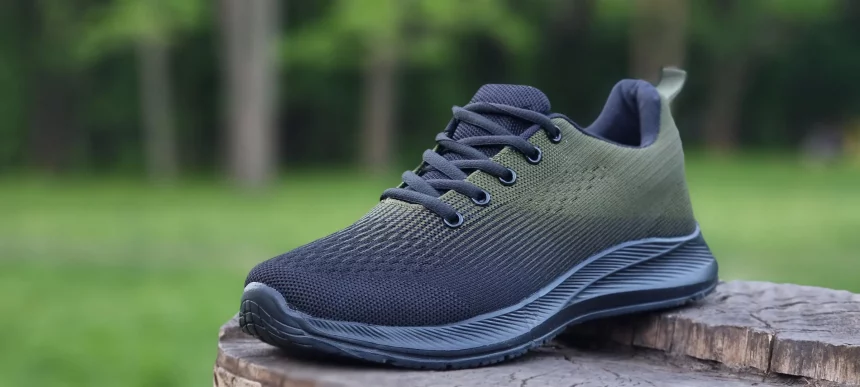 мужские кроссовки летние