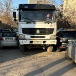 Жители требуют ремонта дороги