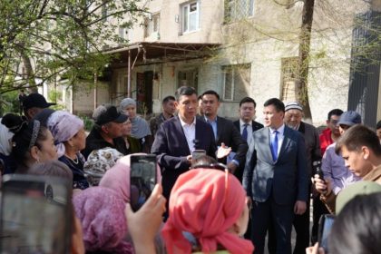 В Бишкеке жильцам аварийных домов предложили выбор