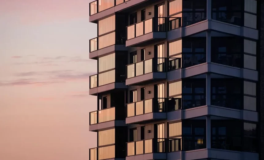 Многоэтажка